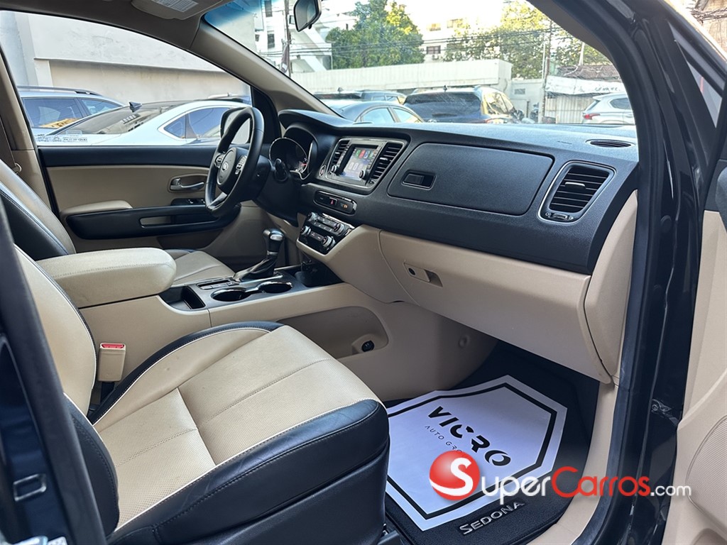 2020 Kia Sedona EX — foto 8 / 12