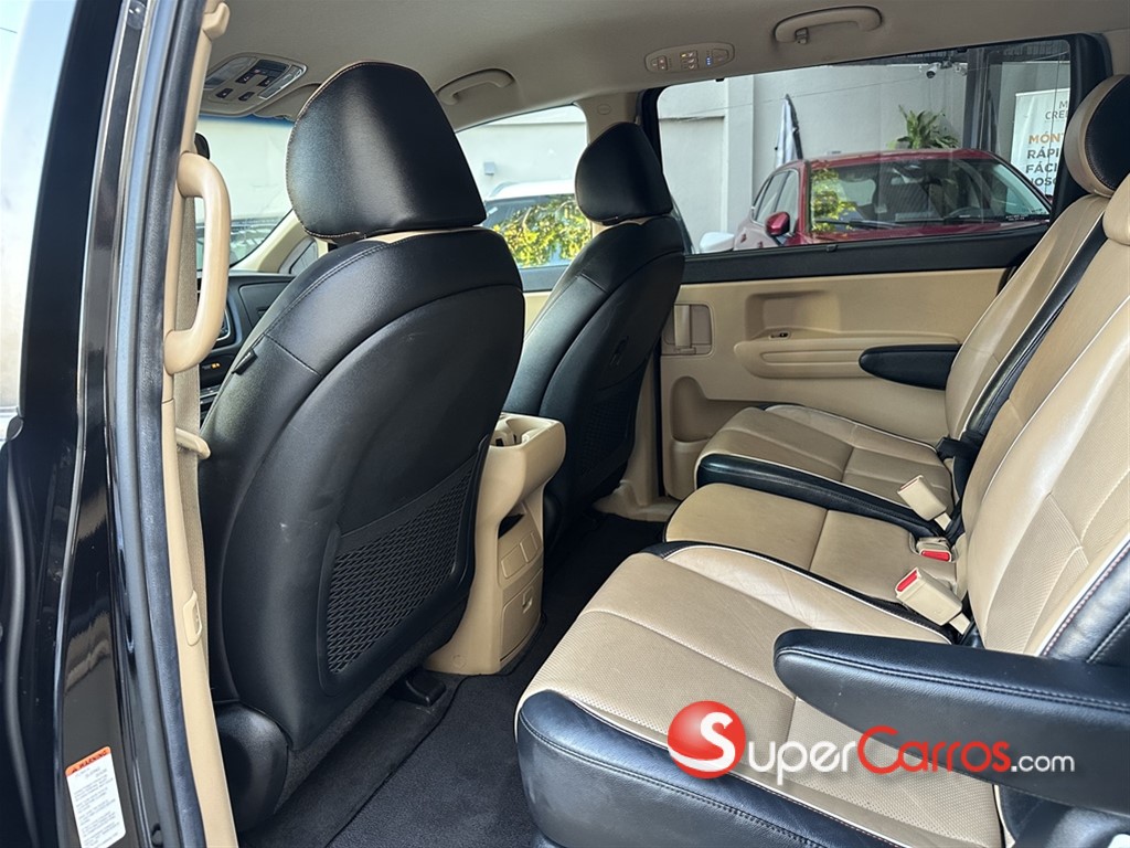 2020 Kia Sedona EX — foto 11 / 12