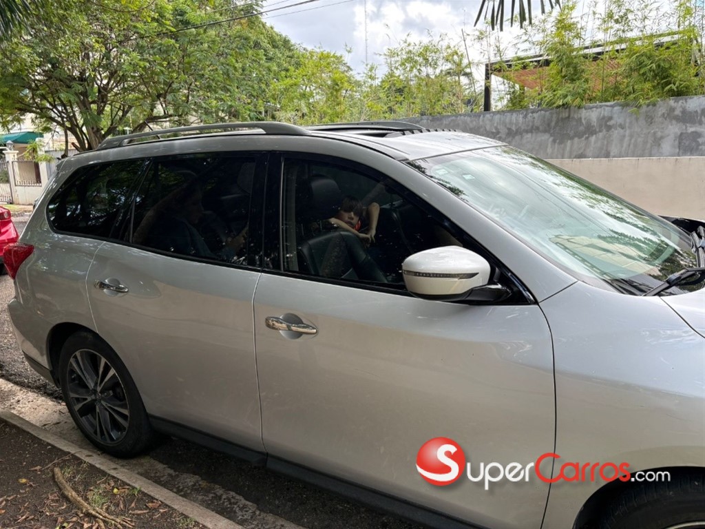 2018 Nissan Pathfinder — foto 3 / 10