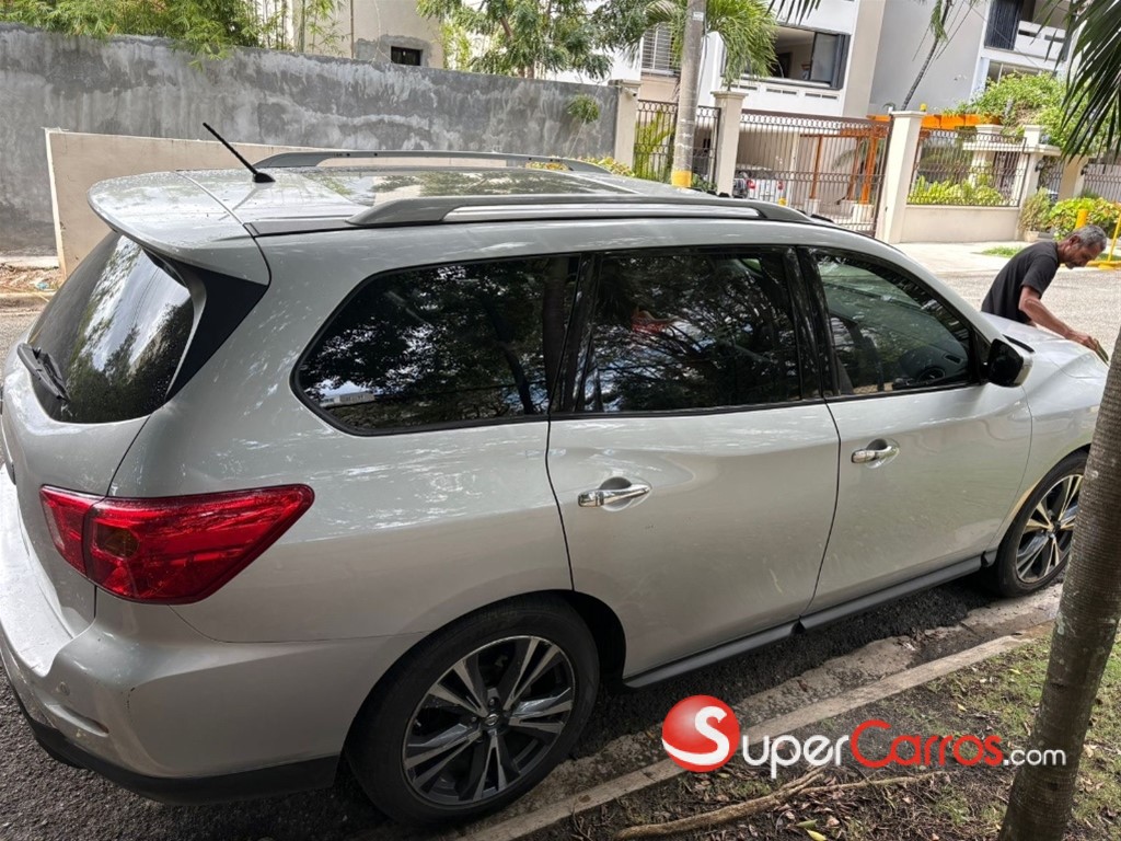 2018 Nissan Pathfinder — foto 5 / 10