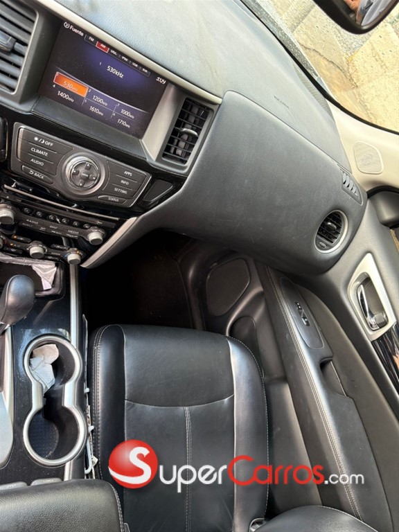 2018 Nissan Pathfinder — foto 6 / 10