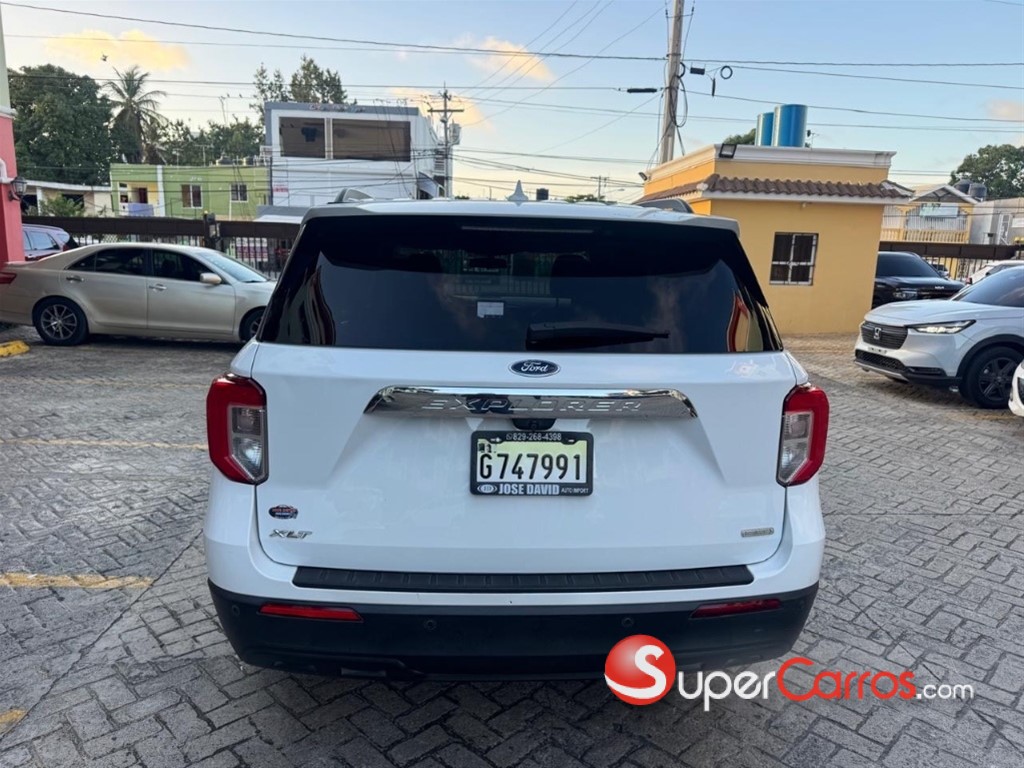 2020 Ford Explorer XLT — foto 7 / 12