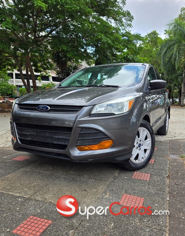 2016 Ford Escape S — foto 2 / 11