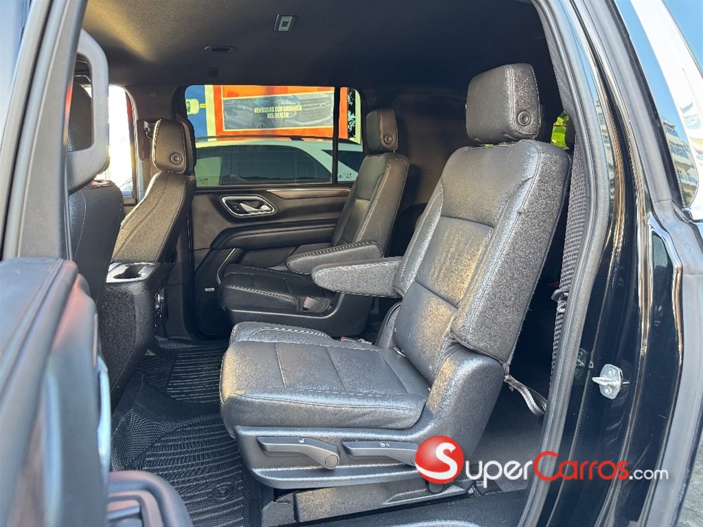 2022 Chevrolet Suburban LT — foto 9 / 12