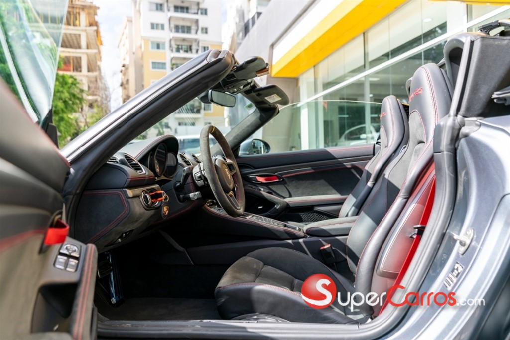 2024 Porsche 718 Spyder RS — foto 7 / 9