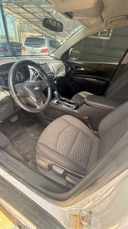 2020 Chevrolet Equinox LT — foto 8 / 12
