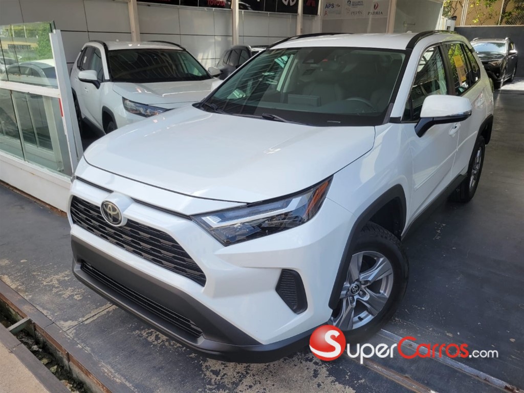 2022 Toyota RAV4 XLE — foto 6 / 12