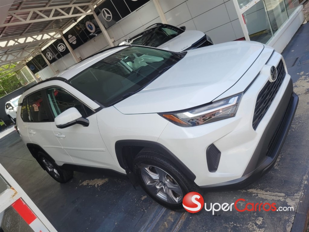 2022 Toyota RAV4 XLE — foto 10 / 12