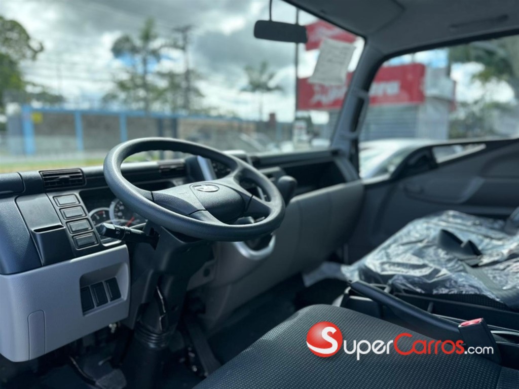 2027 Mitsubishi Motors Canter — foto 5 / 12