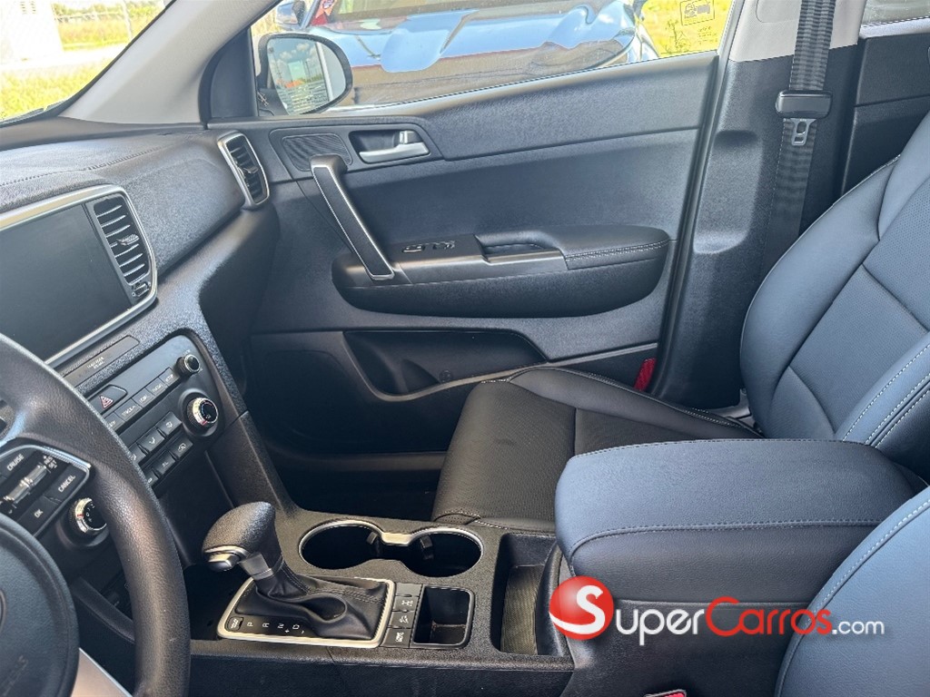 2020 Kia Sportage LX — foto 7 / 10