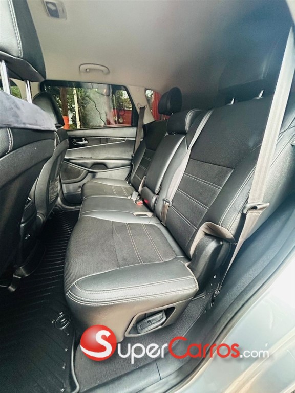 2019 Kia Sorento LX — foto 8 / 10