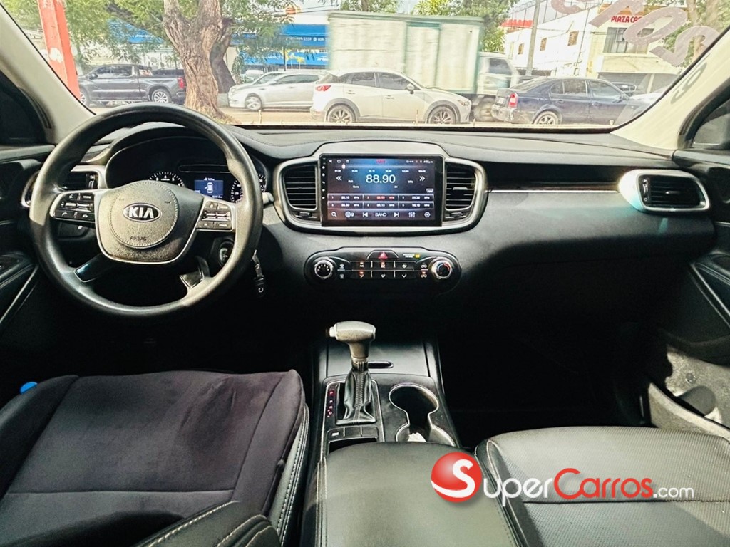 2019 Kia Sorento LX — foto 9 / 10