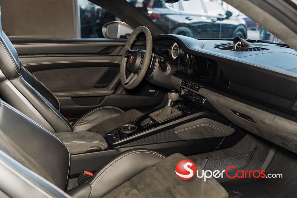 2022 Porsche GT3 — foto 8 / 10