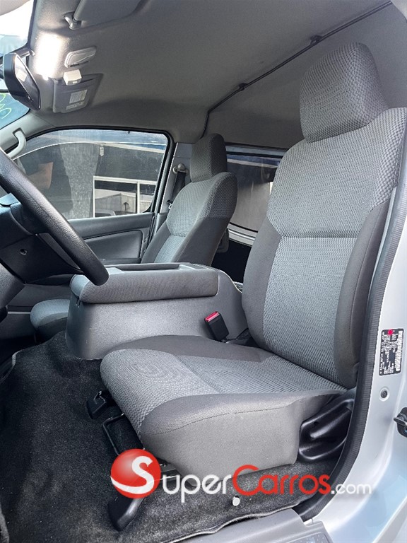 2020 Nissan Caravan — foto 7 / 11