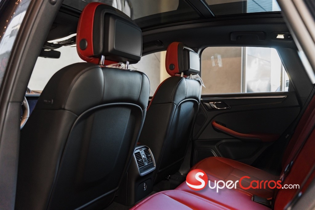 2026 Porsche Macan T — foto 9 / 12