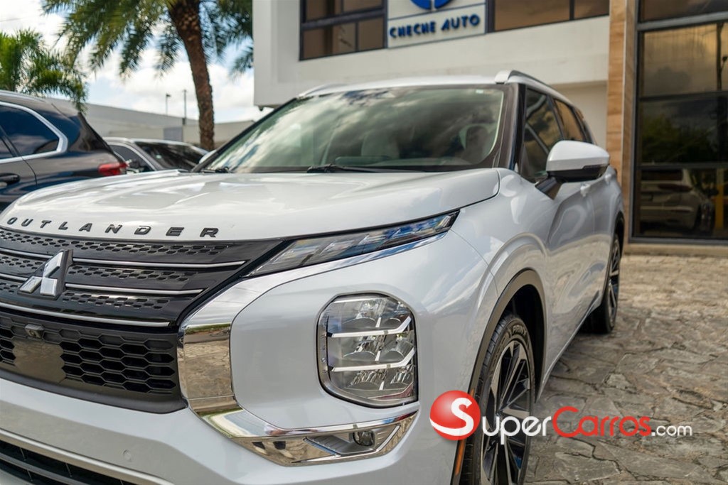 2023 Mitsubishi Motors Outlander SEL — foto 2 / 11