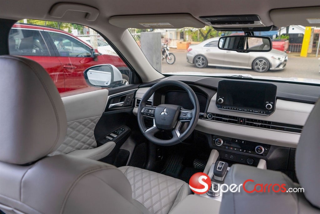 2023 Mitsubishi Motors Outlander SEL — foto 4 / 11