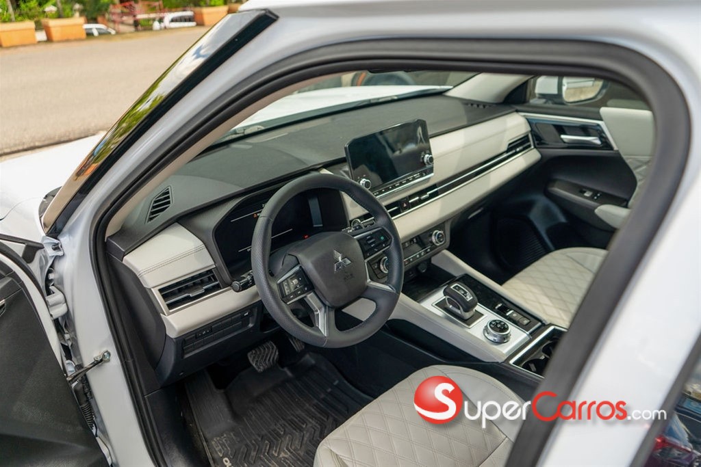 2023 Mitsubishi Motors Outlander SEL — foto 7 / 11