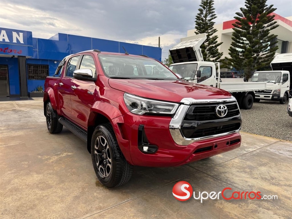 2025 Toyota Hilux SRX