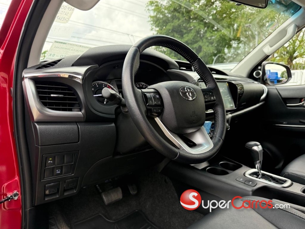 2025 Toyota Hilux SRX — foto 10 / 12