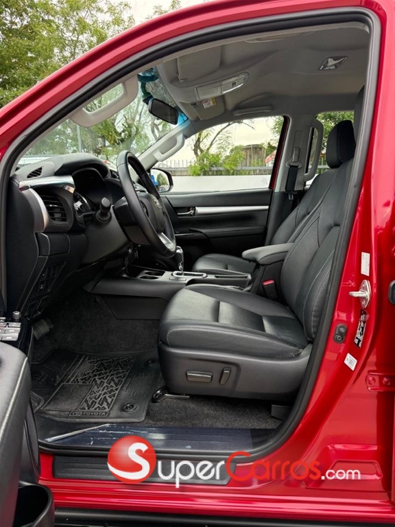 2025 Toyota Hilux SRX — foto 11 / 12