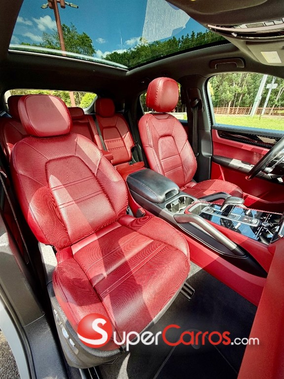 2020 Porsche Cayenne Coupe — foto 10 / 10