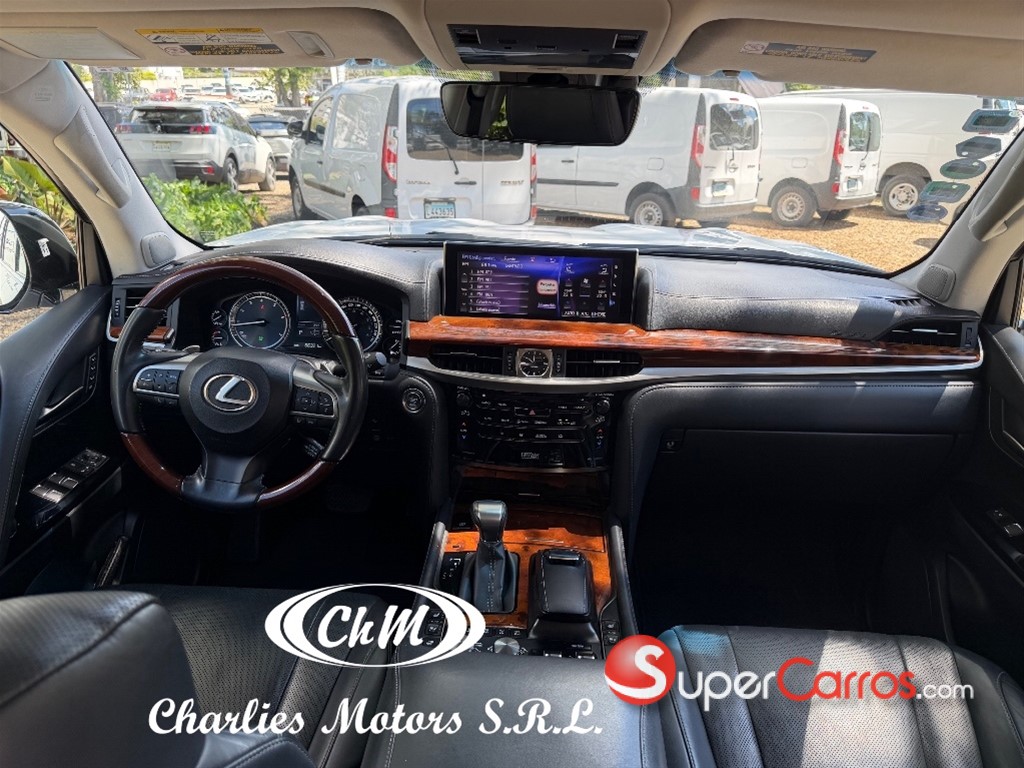 2020 Lexus LX 570 — foto 11 / 12