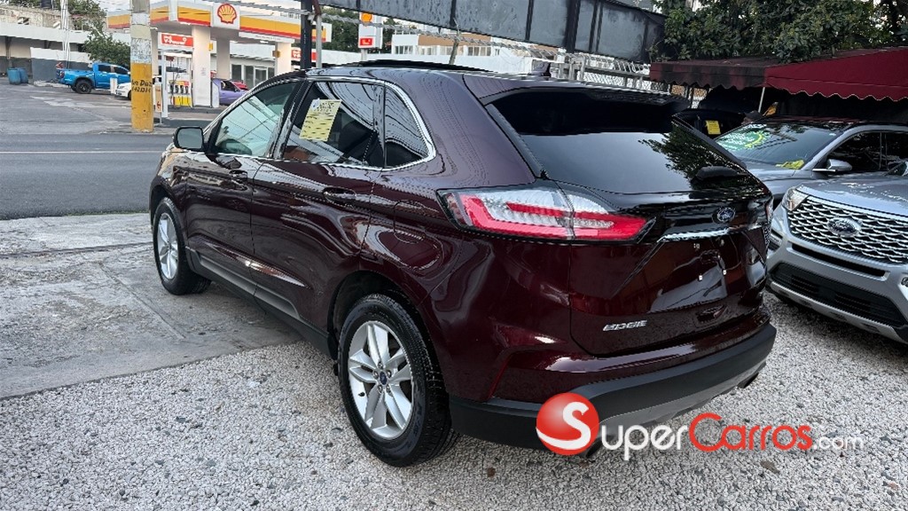2019 Ford EDGE Titanium — foto 8 / 12