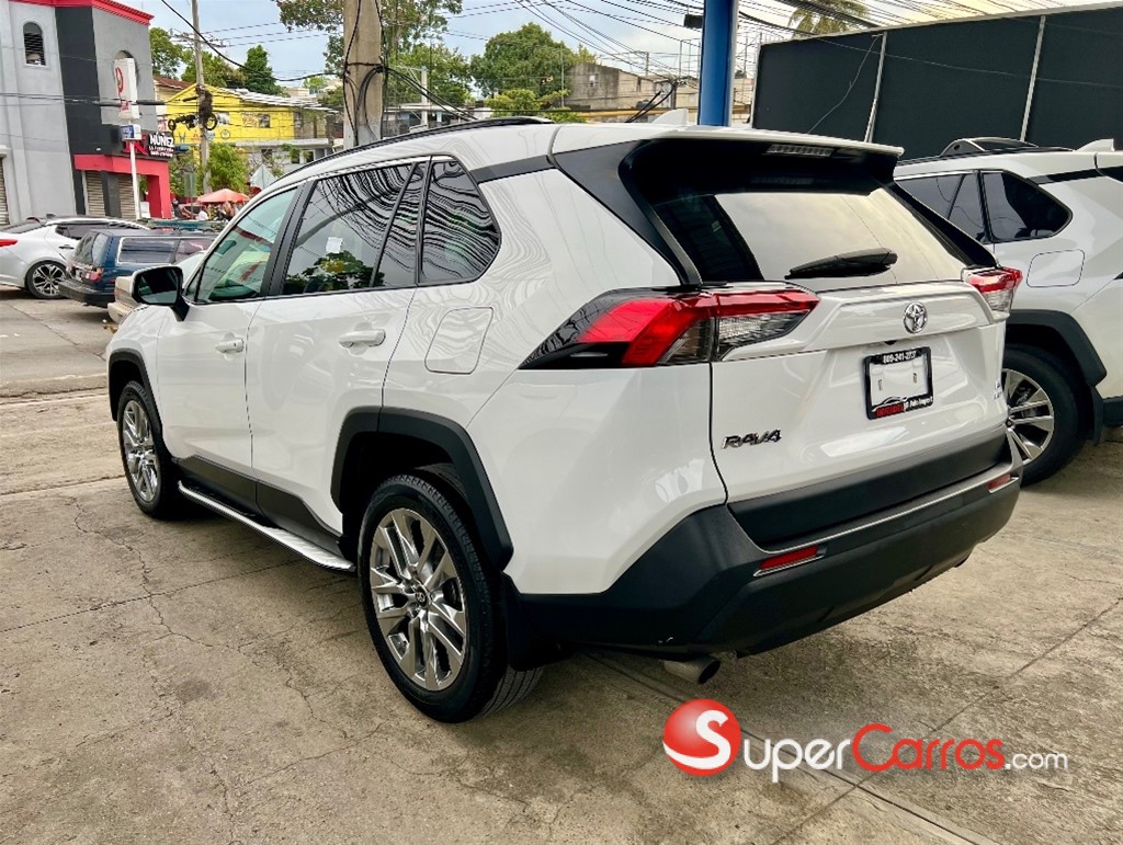 2021 Toyota RAV4 LE — foto 4 / 12