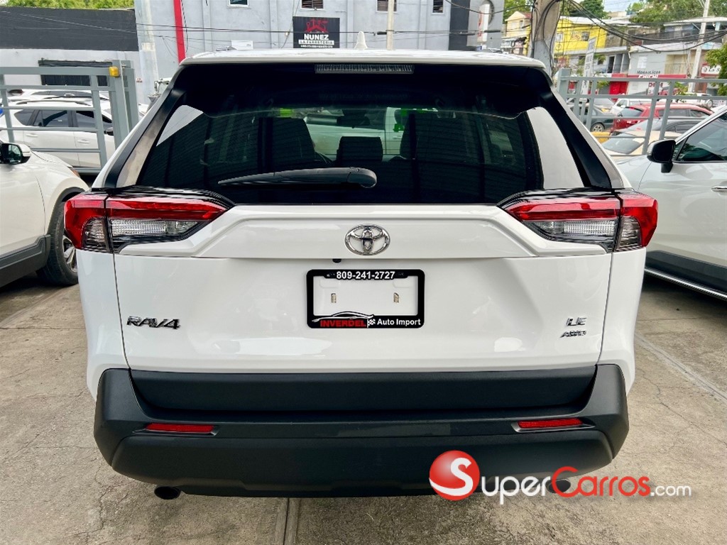 2021 Toyota RAV4 LE — foto 5 / 12