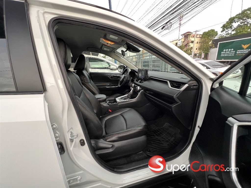 2021 Toyota RAV4 LE — foto 9 / 12