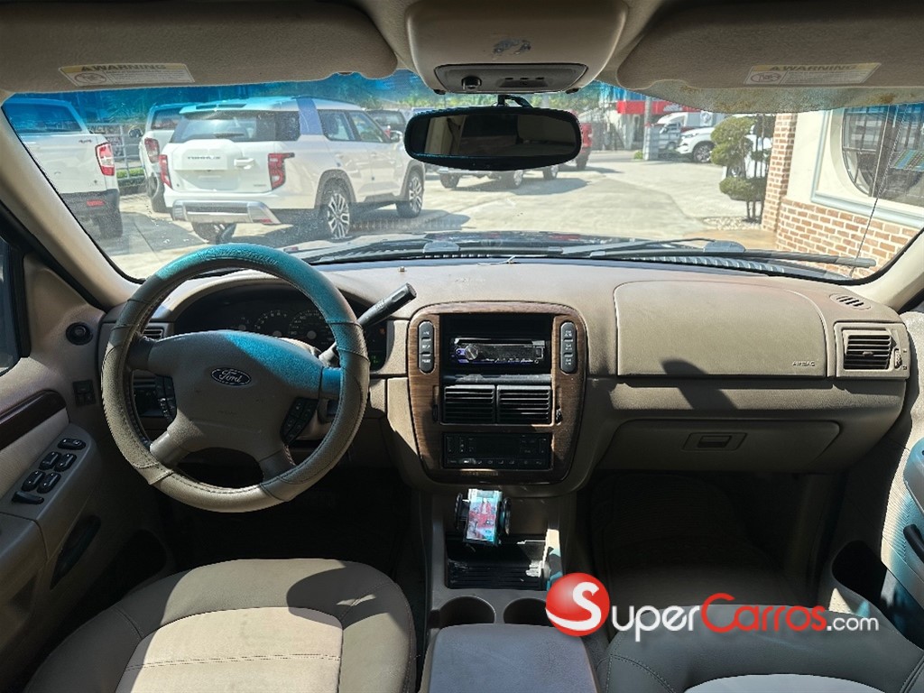 2004 Ford Explorer Limited — foto 9 / 10