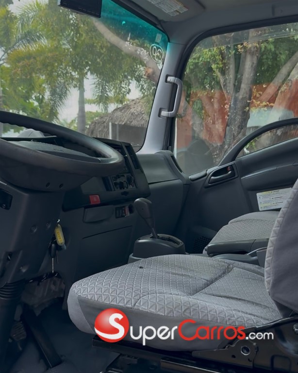 2020 Isuzu ELF — foto 4 / 12