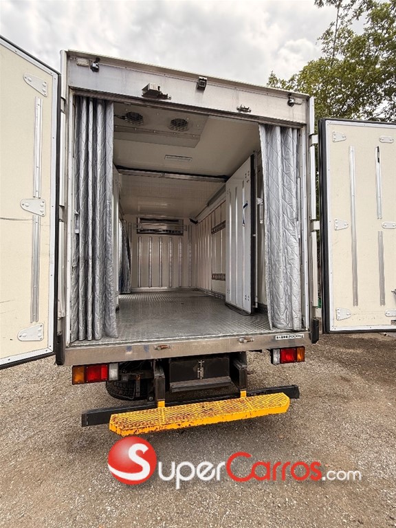 2020 Isuzu ELF — foto 5 / 12