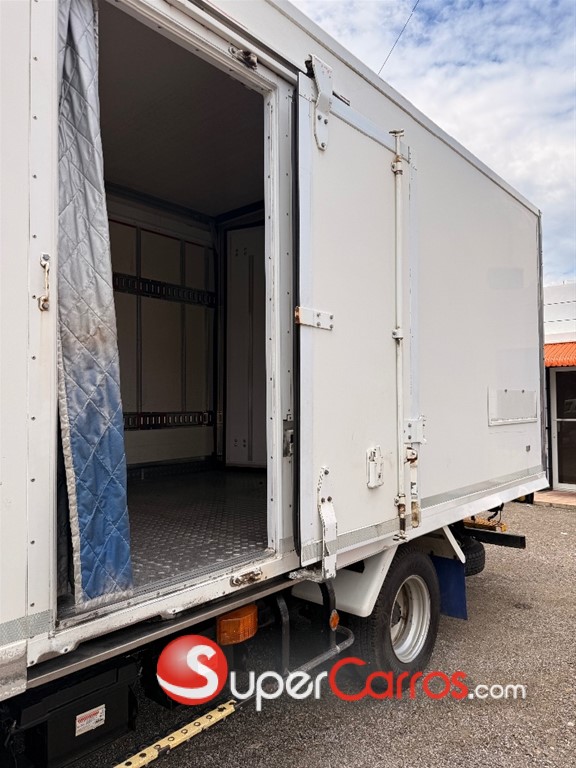 2020 Isuzu ELF — foto 9 / 12
