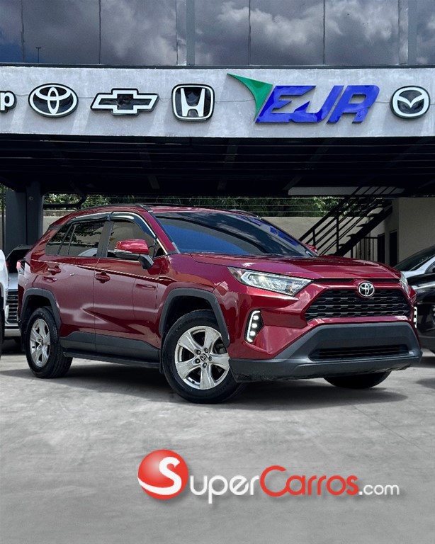 2021 Toyota RAV4 XLE — foto 2 / 7