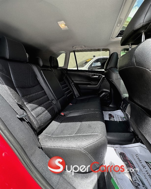 2021 Toyota RAV4 XLE — foto 6 / 7