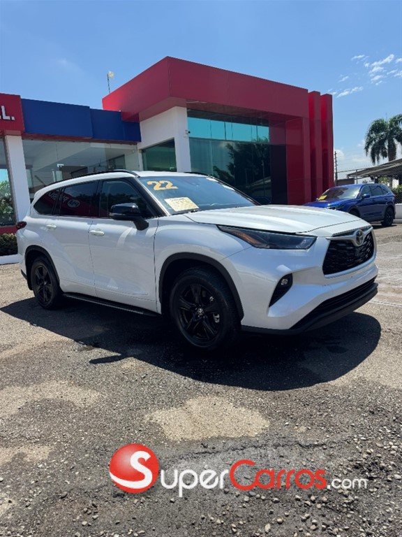 2022 Toyota Highlander LE Plus — foto 3 / 10