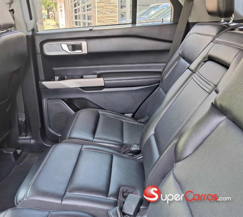 2021 Ford Explorer Limited — foto 8 / 12