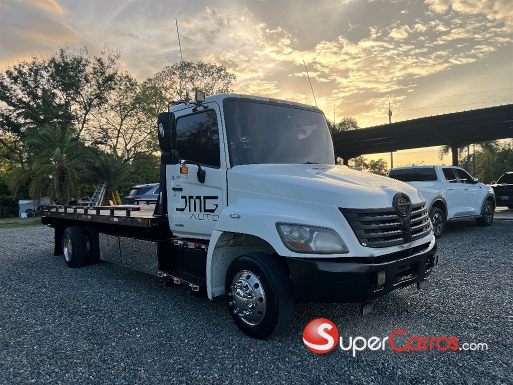 2007 Hino 268