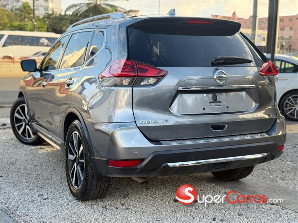 2020 Nissan Rogue SL — foto 2 / 9