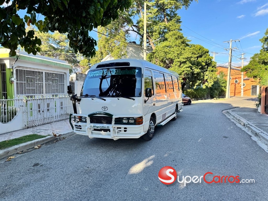 2015 Toyota Coaster — foto 3 / 8