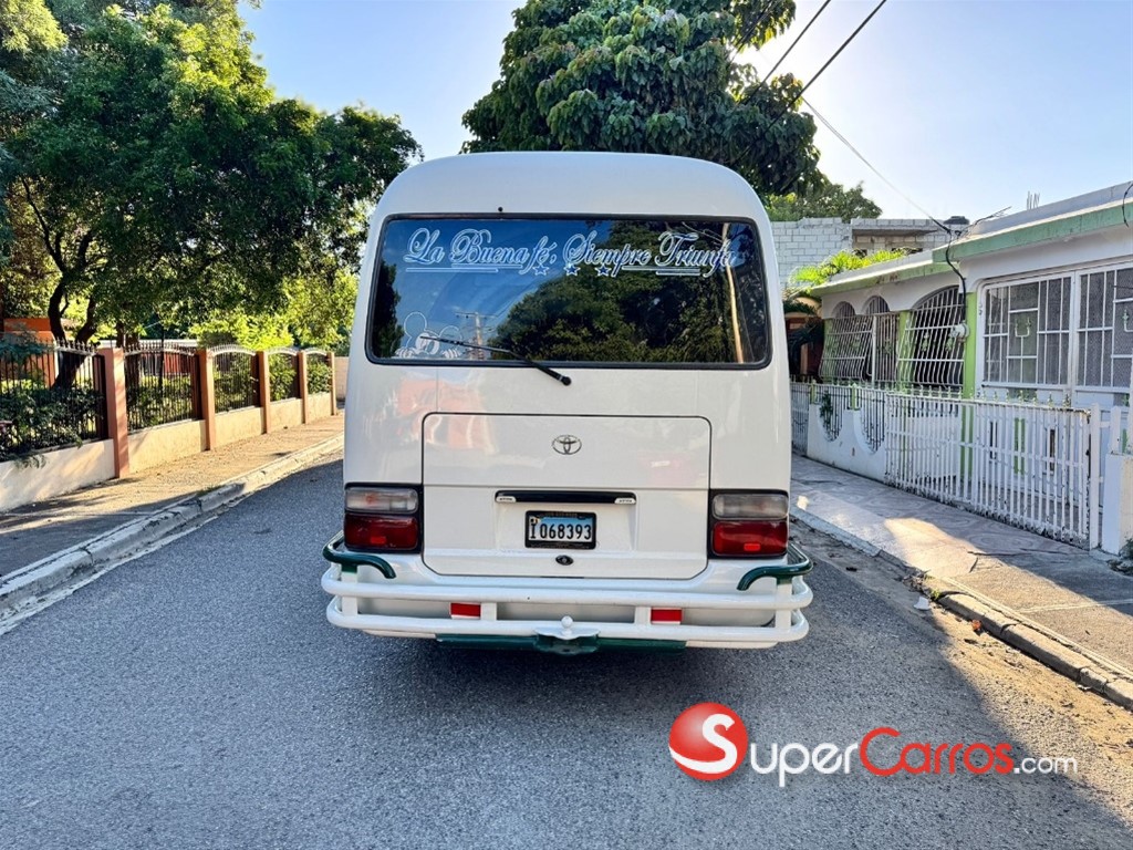 2015 Toyota Coaster — foto 5 / 8