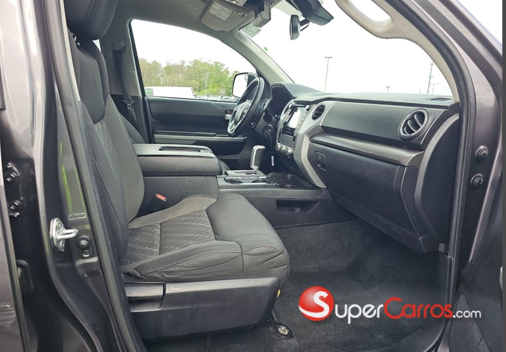 2021 Toyota Tundra SR5 — foto 9 / 10
