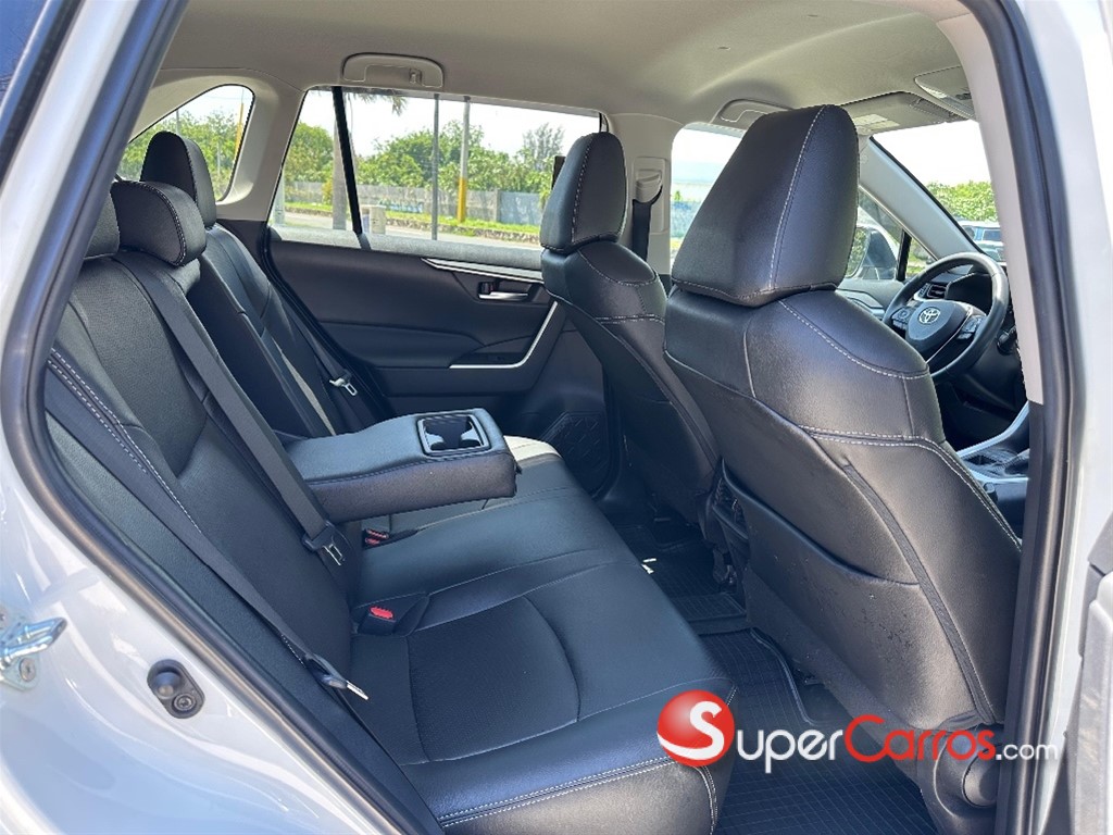2022 Toyota RAV4 XLE — foto 9 / 12