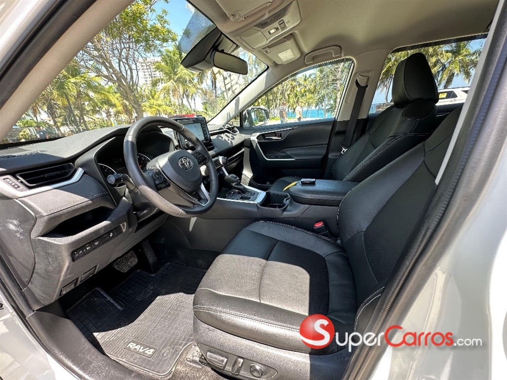 2022 Toyota RAV4 XLE — foto 11 / 12