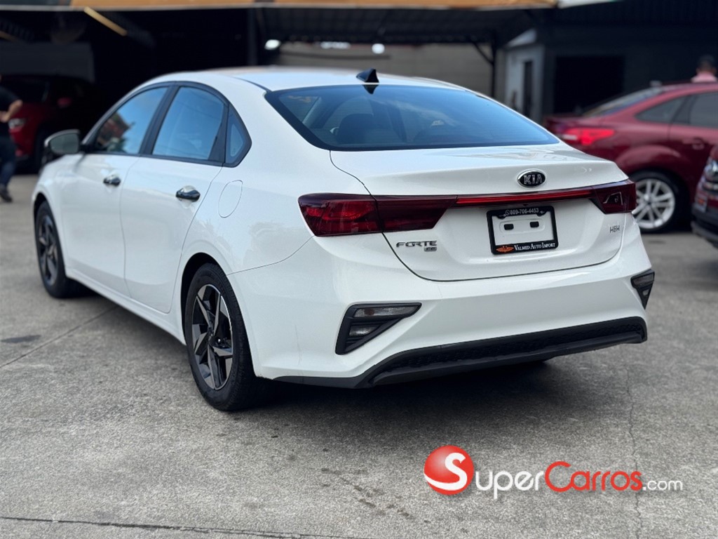 2020 Kia Forte LXS — foto 5 / 11
