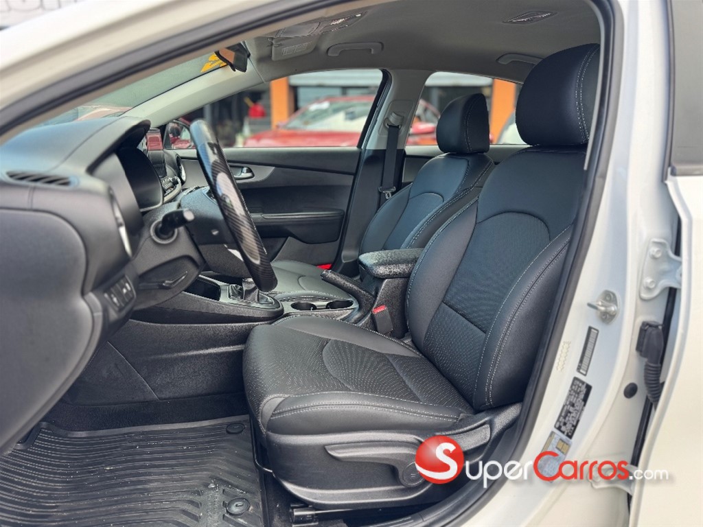2020 Kia Forte LXS — foto 9 / 11