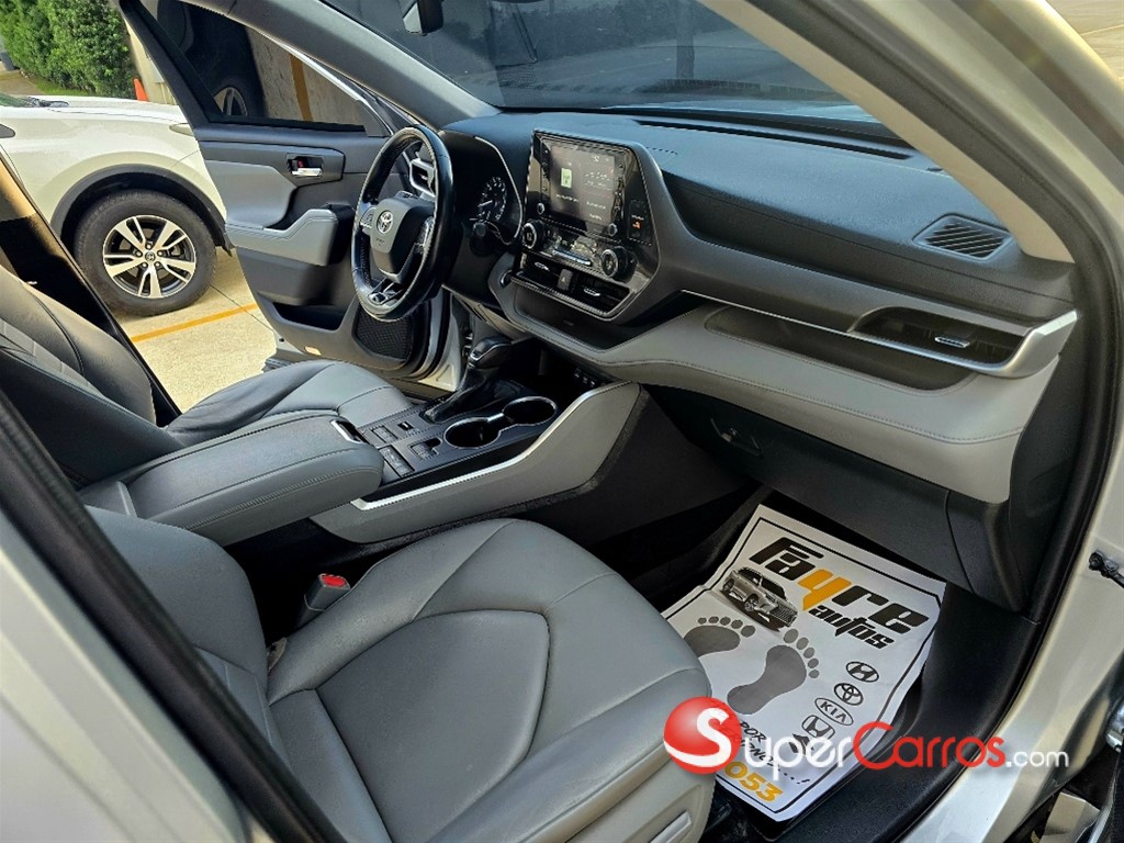 2020 Toyota Highlander XLE — foto 8 / 12