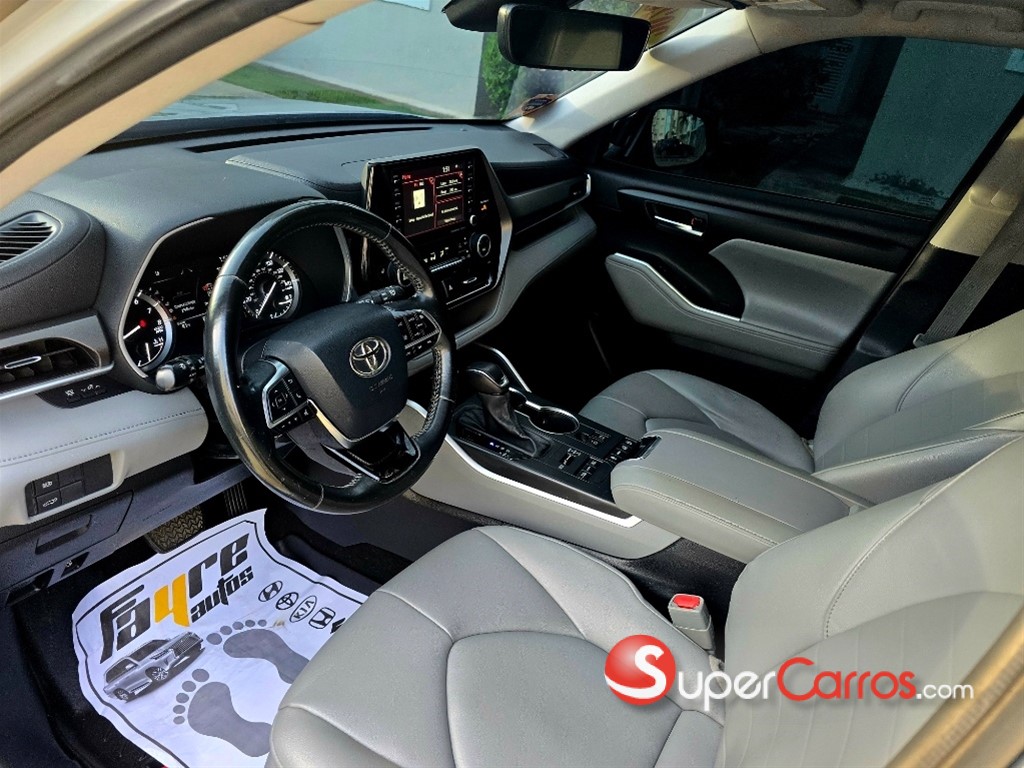 2020 Toyota Highlander XLE — foto 10 / 12